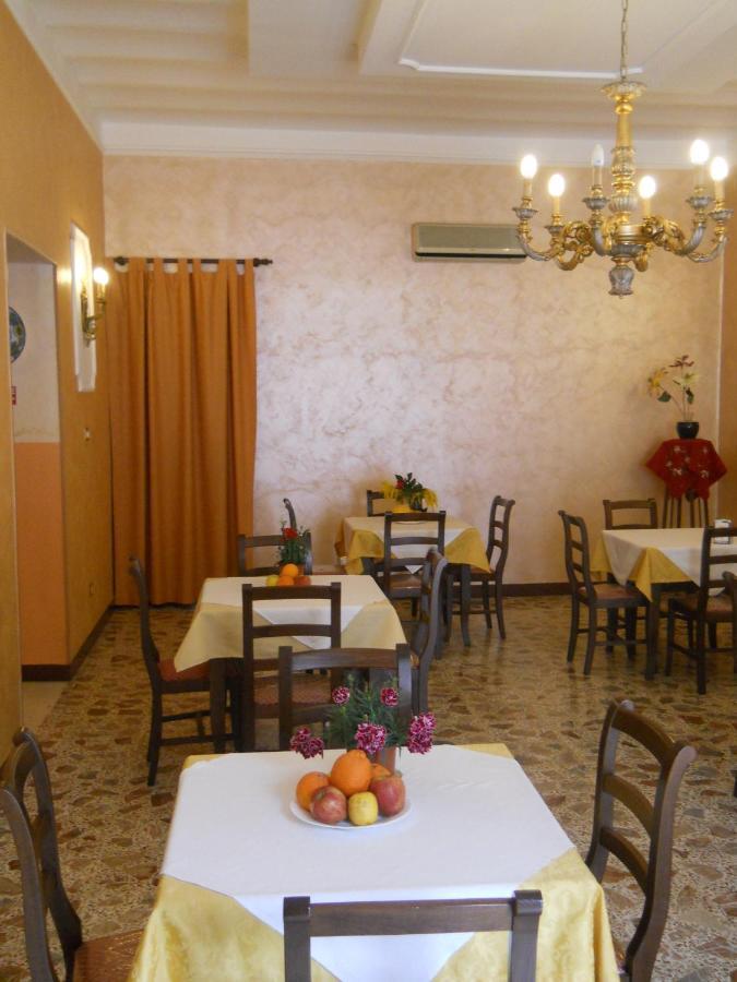 Antico Palazzo Bed and Breakfast Giardini Naxos Εξωτερικό φωτογραφία