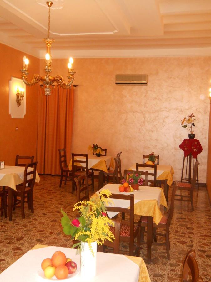 Antico Palazzo Bed and Breakfast Giardini Naxos Εξωτερικό φωτογραφία